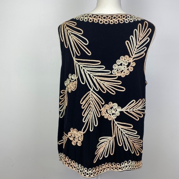 Vintage Embroidered Flowy Tank Top Blouse - Picture 2 of 9